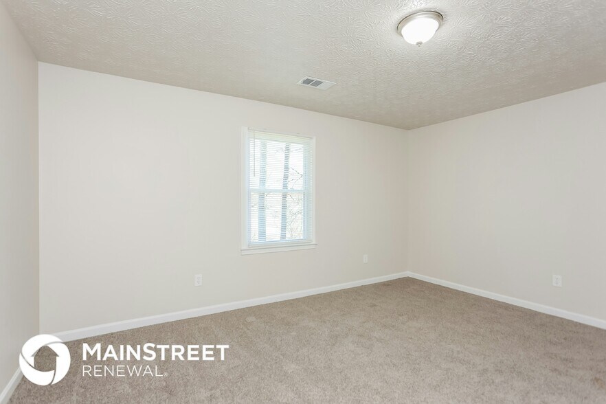 Building Photo - 570 Knollwood Dr