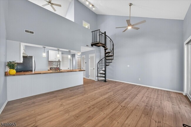 Building Photo - 7 Arapahoe Dr