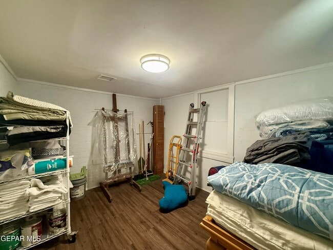 Building Photo - 1214 N Kansas St