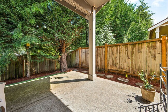 Building Photo - 8842 28th Way SE