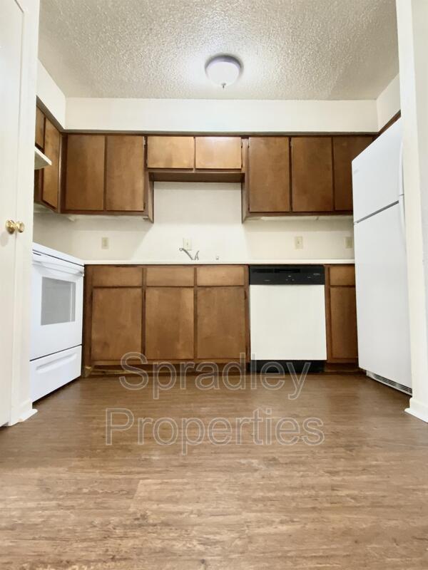 Building Photo - 605 N 4th St