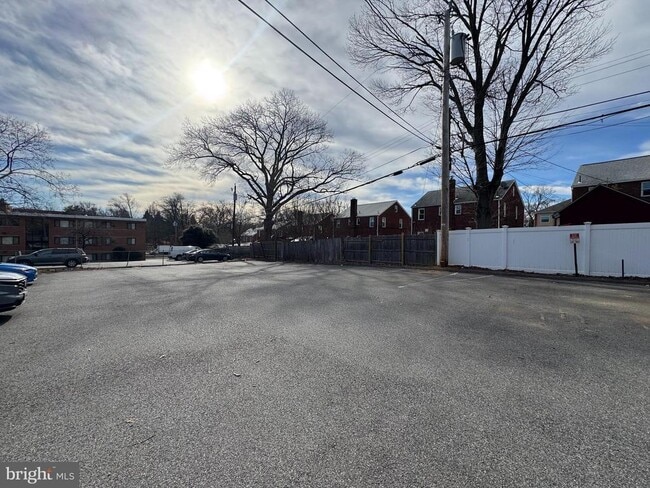 Building Photo - 500 S Courthouse Rd