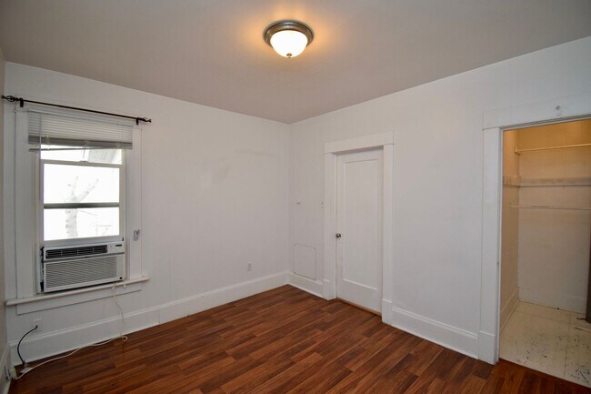 Building Photo - 281-283 E Edith Ave