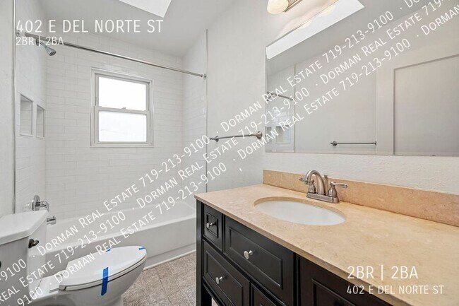 Building Photo - 402 E Del Norte St