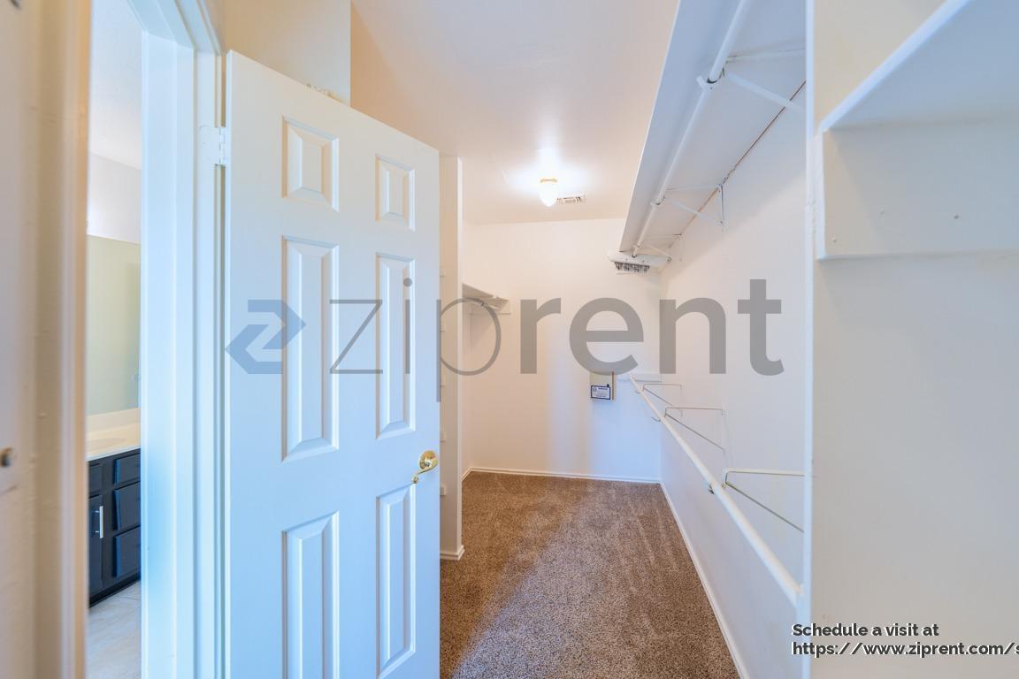 Building Photo - 23613 Grayling Ln