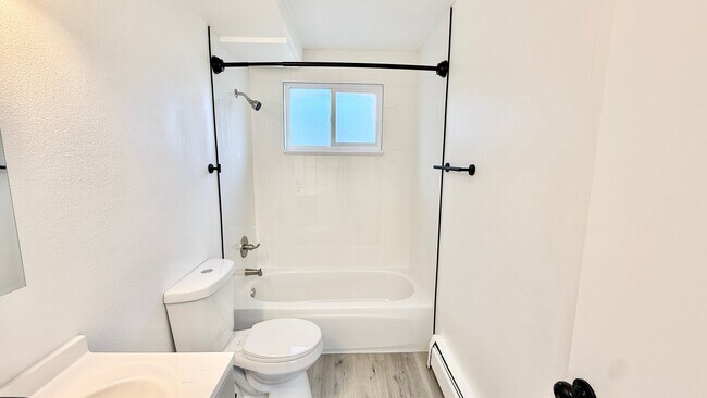 Image (16) - OAK NORTH APTS