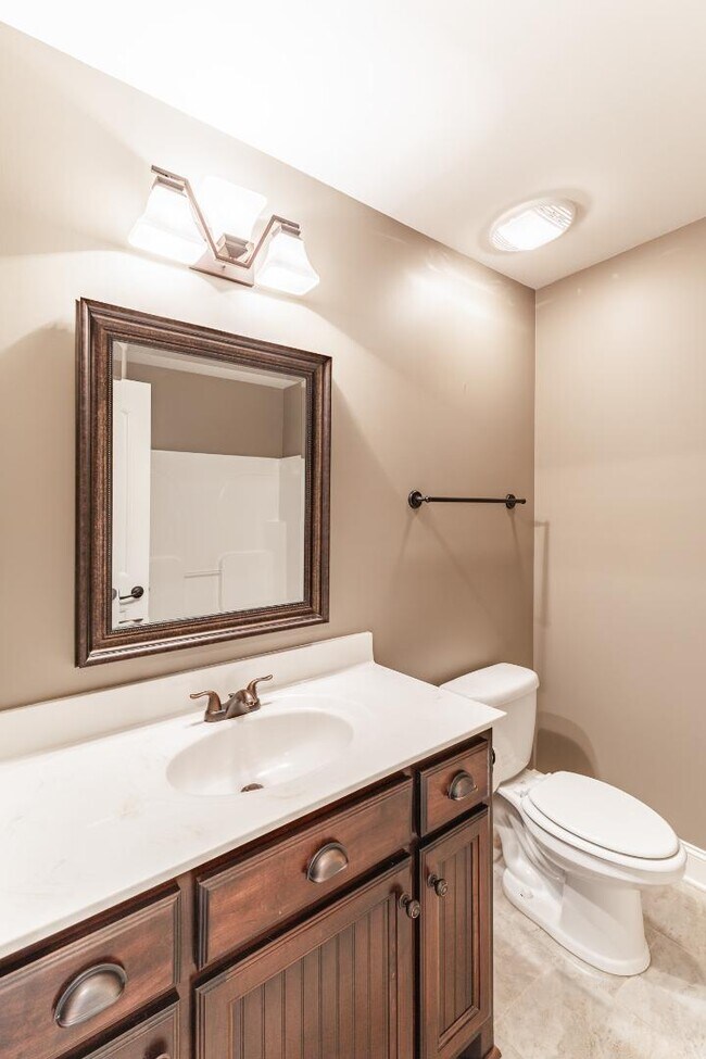 Building Photo - 13384 Hidden Valley Dr