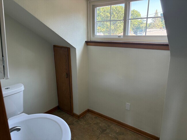 Building Photo - 1211 Tuxedo Ave
