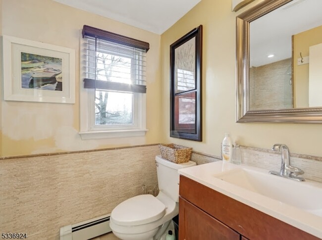 Building Photo - 458 Greenway Dr