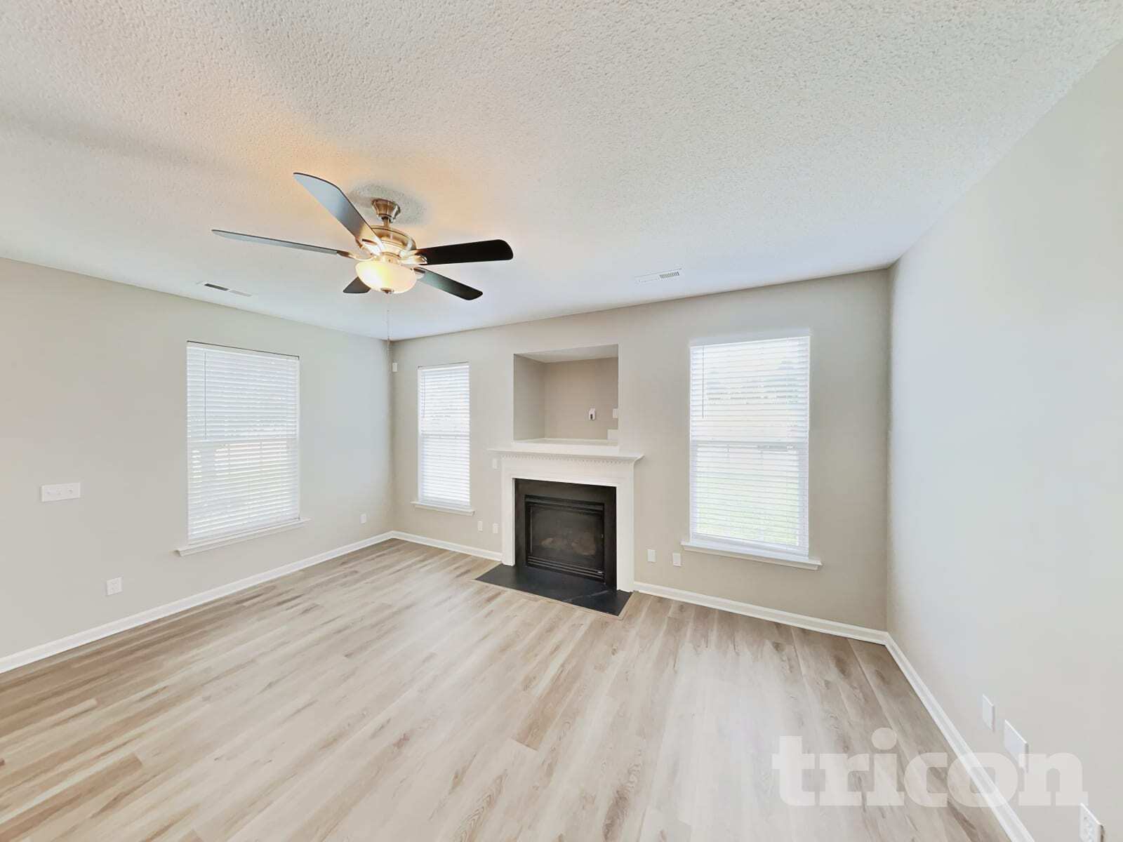 Building Photo - 6103 Glen Way Dr