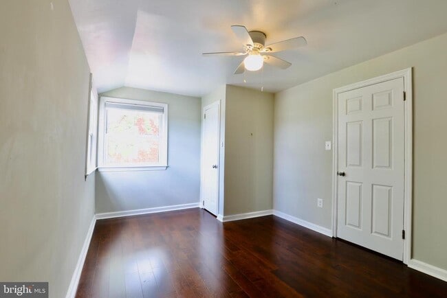 Building Photo - 3631 S Kemper Rd