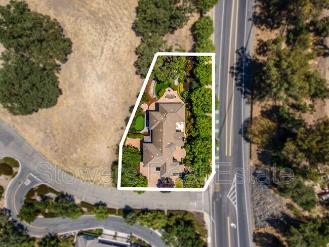 Building Photo - 1301 Sugarloaf Dr