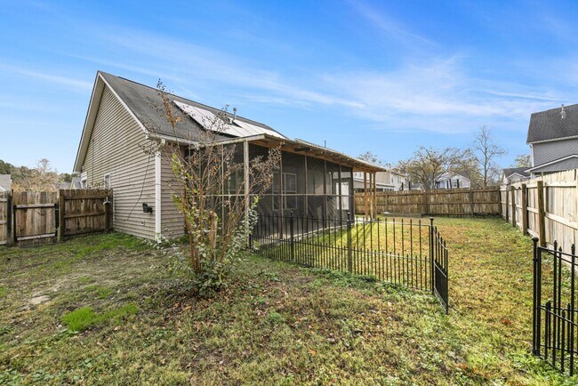 Building Photo - 4732 Lewis And Clark Trail