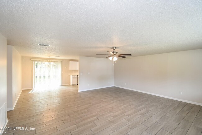Building Photo - 2771 Winchester Ave
