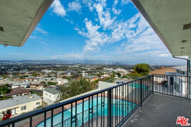 Building Photo - 4151 Don Mariano Dr