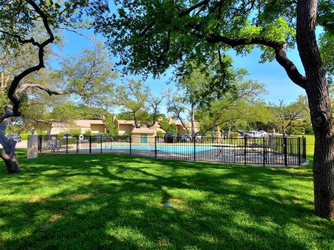 Building Photo - 222 Lido St