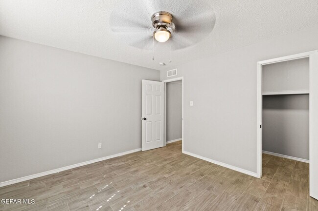 Building Photo - 6400 Edgemere Blvd