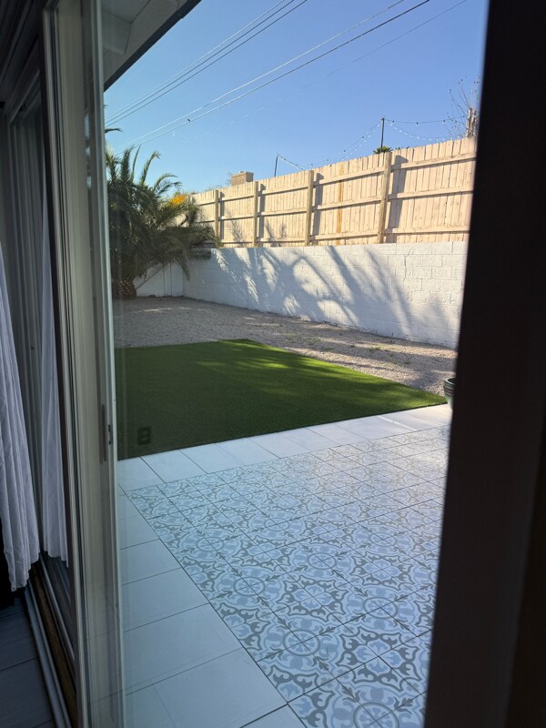 Building Photo - 1662 Sombrero Dr