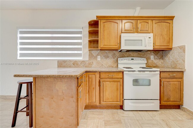 Building Photo - 3635 SW 88th Ct