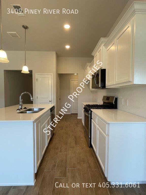 Building Photo - 3409 Piney River Dr