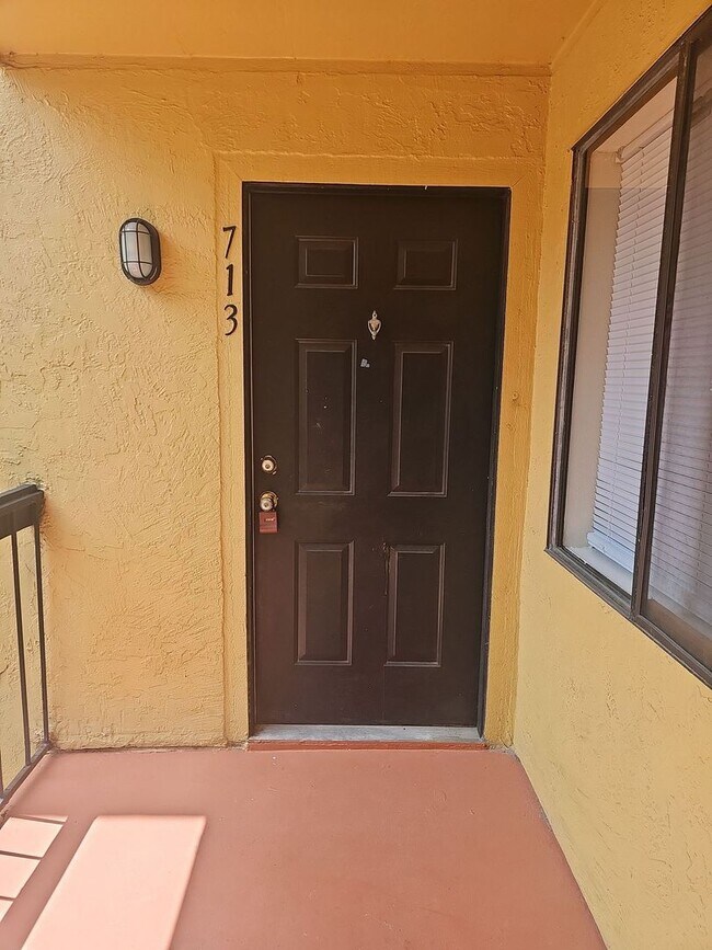Building Photo - 2/2 Condo in Village Creek all REDONE!!