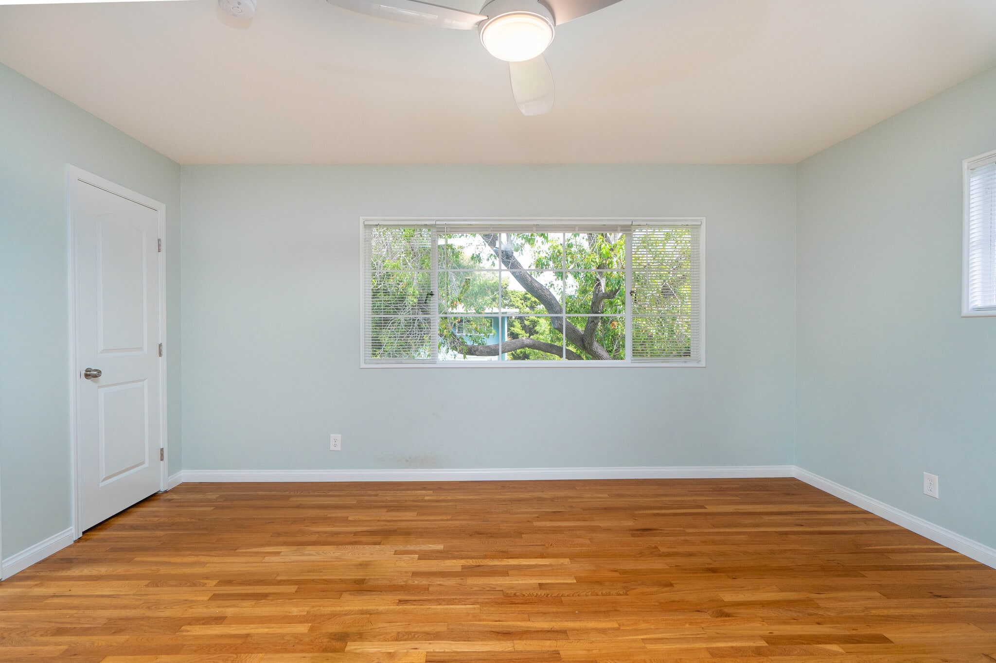 Building Photo - 5161 Village Grn