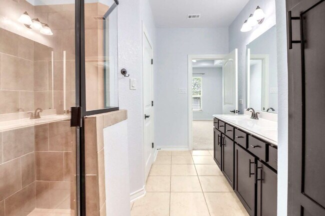 Building Photo - "Spacious 4-Bedroom Oasis with 3 Full Baths, Study, Game Room & NO HOA in San Antonio – 2,521 Sq ...