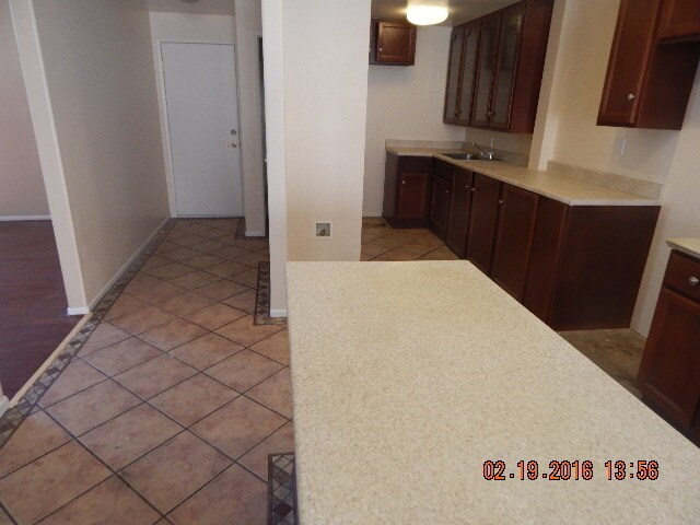 Building Photo - 3015 Briarhaven Ln
