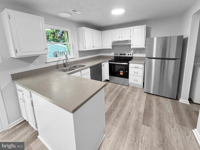 Building Photo - 6723 Kernel Ct