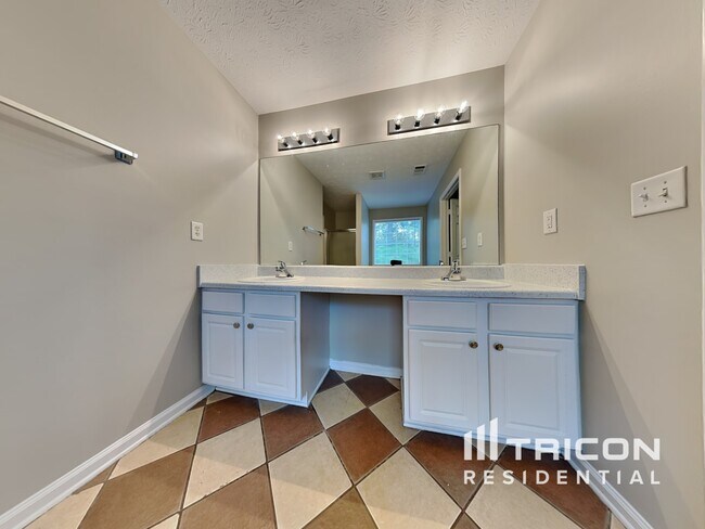 Building Photo - 3362 Kittery Dr SW