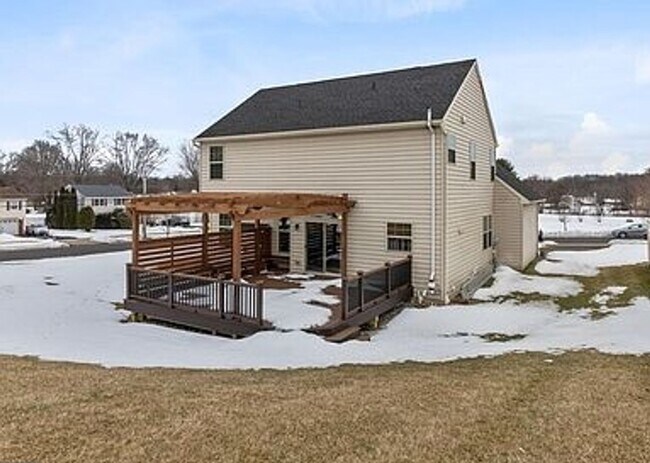 Building Photo - Gorgeous 4BR/2.5BA located in Warrington! Available NOW!