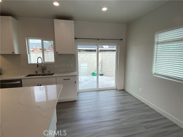 Building Photo - 1653 W Chateau Pl