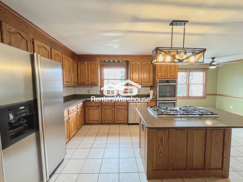 Building Photo - 344 Cedar Ln