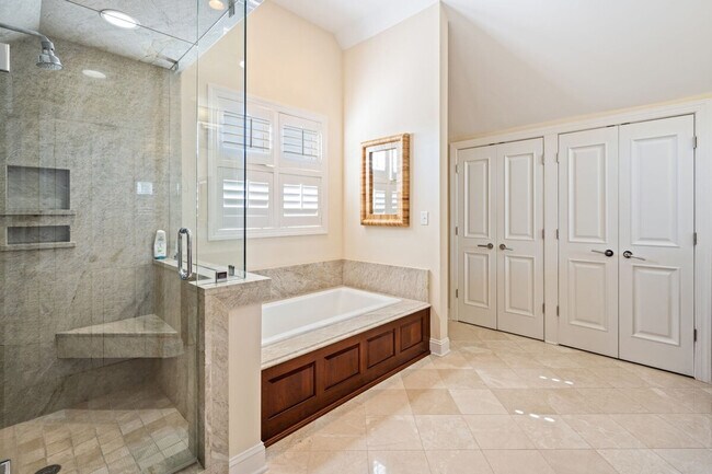 Building Photo - 221 Ocean Park Loop