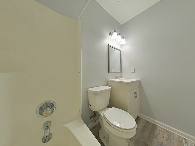 Building Photo - 6841 Radial Dr