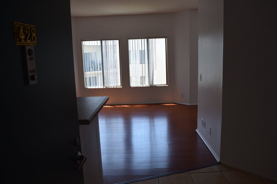 Building Photo - 444 S Occidental Blvd