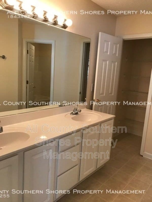 Building Photo - 5103 Capulet Cir