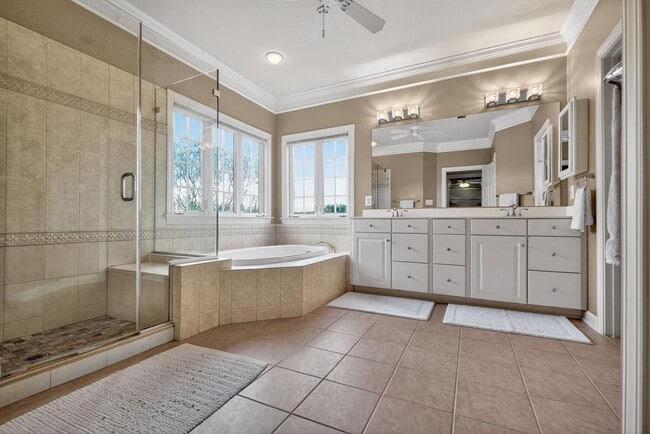 Building Photo - 401 Hilton Head Ct