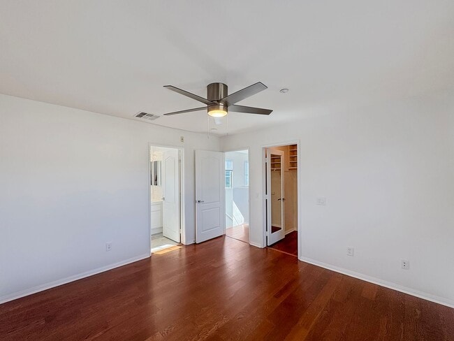 Building Photo - Beautiful 2B/2.5BA located in Santee!