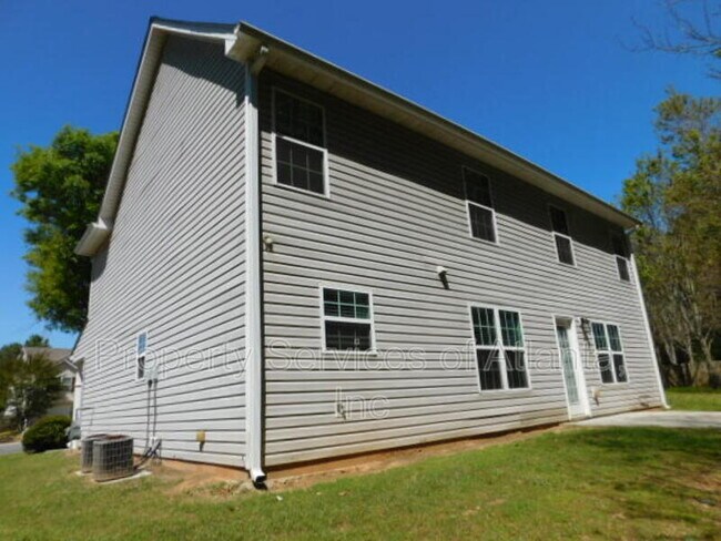 Building Photo - 1834 Stephens Pond View