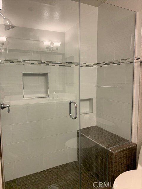 Building Photo - 292 Alpine St