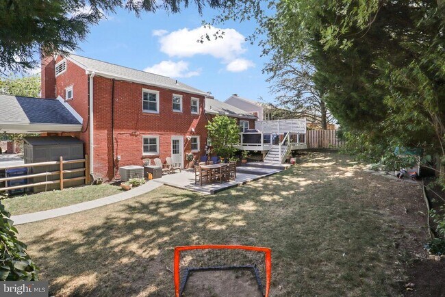 Building Photo - 4534 Lasalle Ave