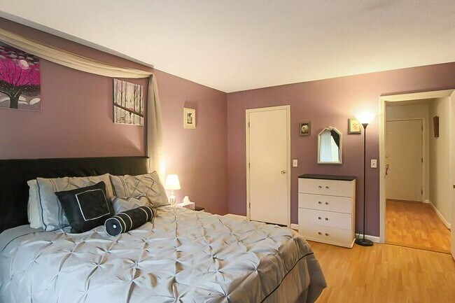 Building Photo - 9 Strawberry Bank Rd