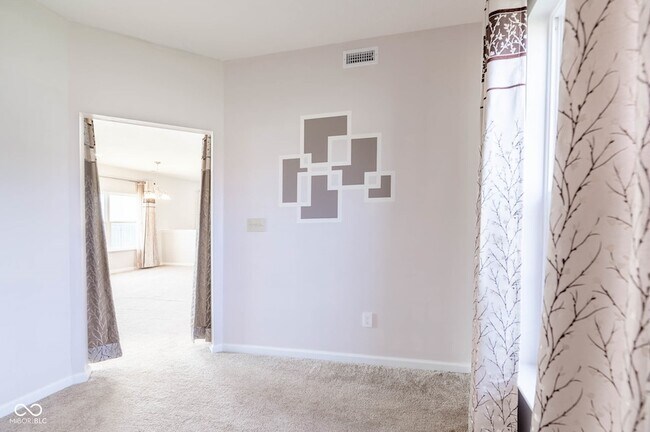 Building Photo - 899 Briarstone Dr