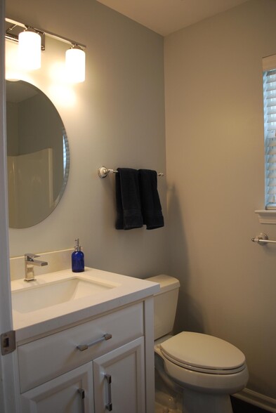 Second Floor Full Bath - 9239 Ducati Ln