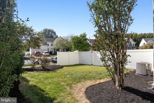 Building Photo - 105 Quarterhorse Ct
