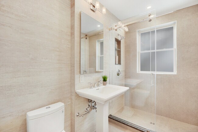 Building Photo - 31 East Ave