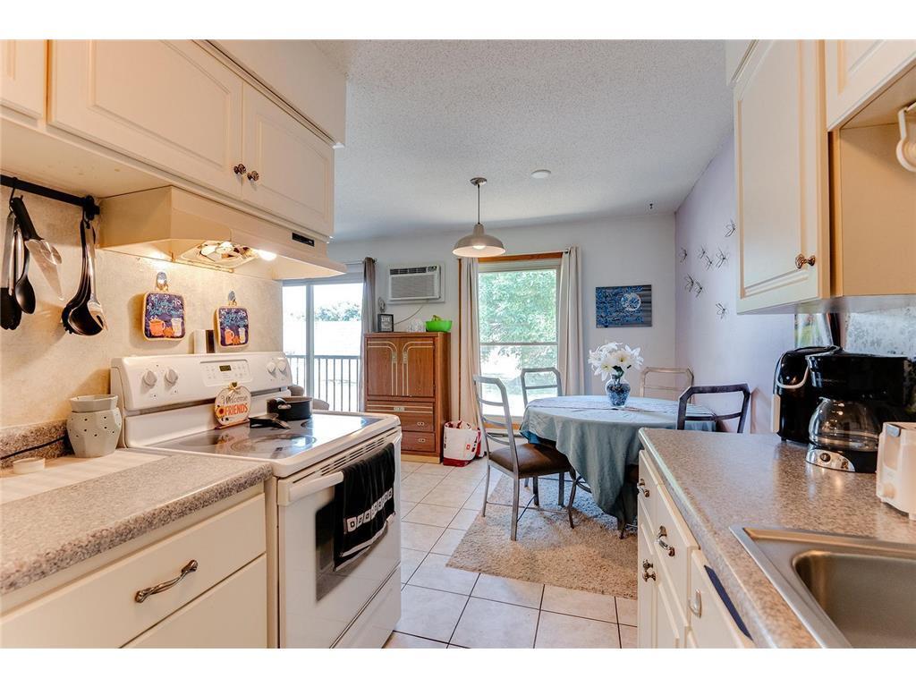 Building Photo - 900 9th Ave S