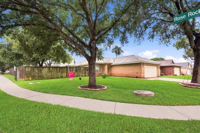 Building Photo - 111 Thunder Basin Dr