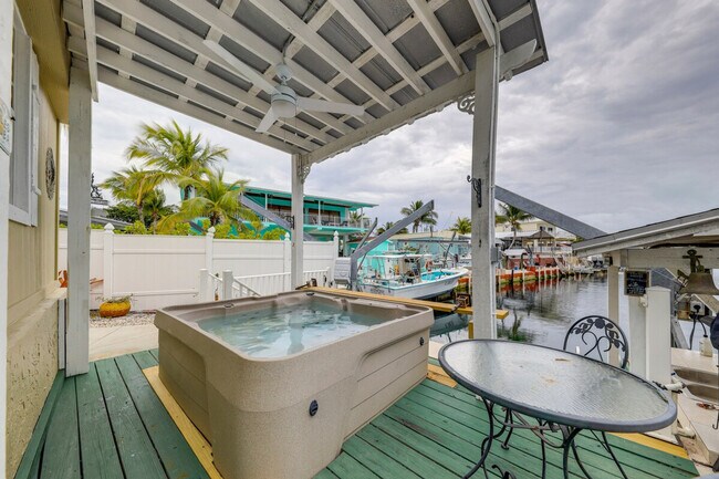 Building Photo - 394 Burton Dr